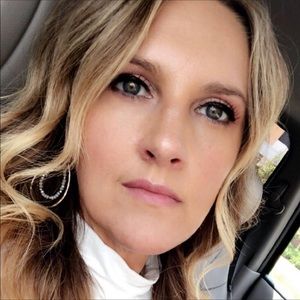 Meet your Posher, Chavela